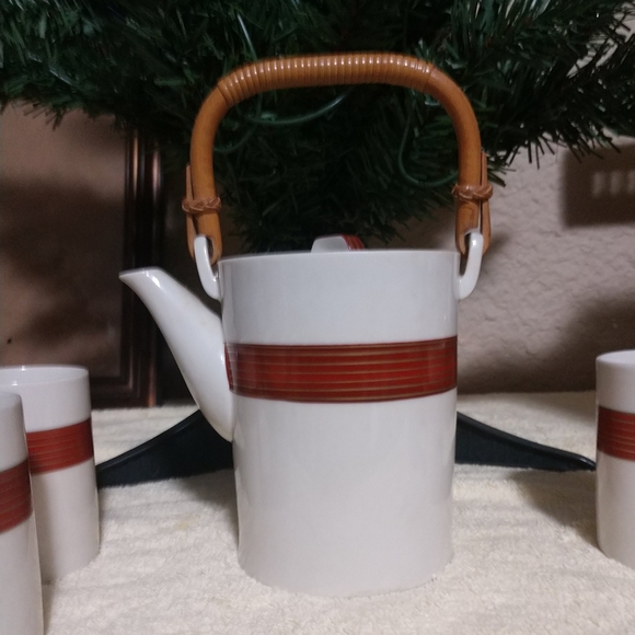 Japanese Porcelain Tea Pot + 4 Cup Set Bamboo Reeded Handle Rare Vintage - Picture 3 of 12